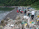 Photo:Large quantities of garbage flow to a specific area repeatedly3