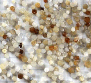 Photo:Resin pellets